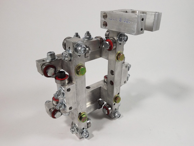 momus cnc carriage assembly with bearings